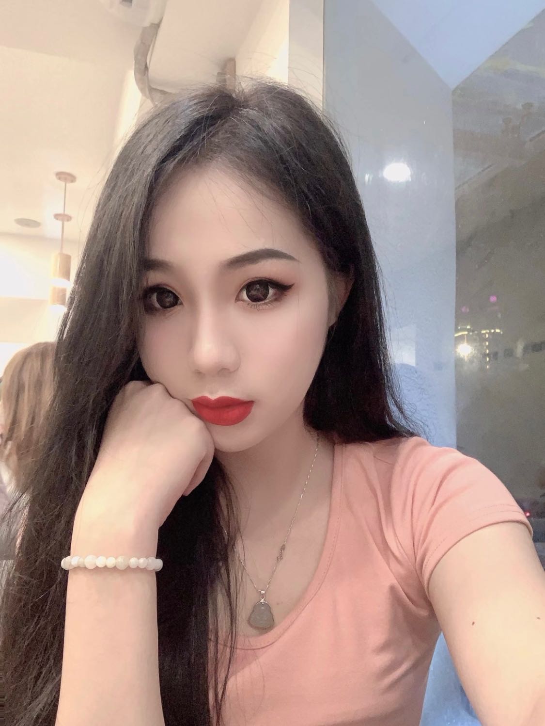 海珠性感的小姐姐